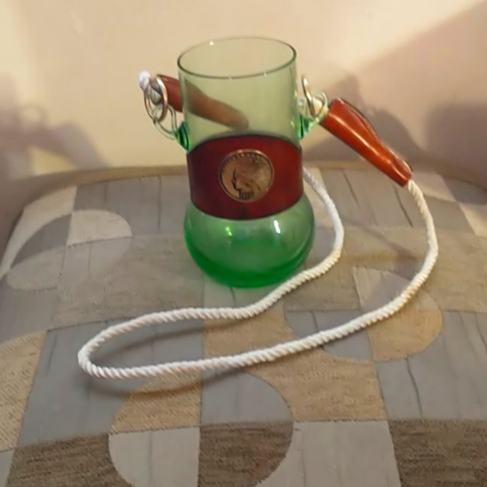 Drinking cup